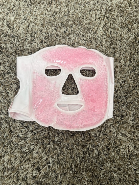 Homegoods Other - reusable gel beads cooling mask
